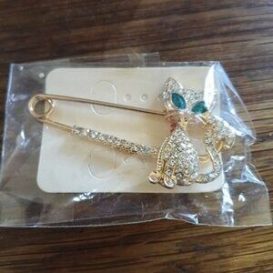 Gold Tone Rhinestone Cat Sweater Pin Brooch Safety Pin Style Teal Eyes Costume